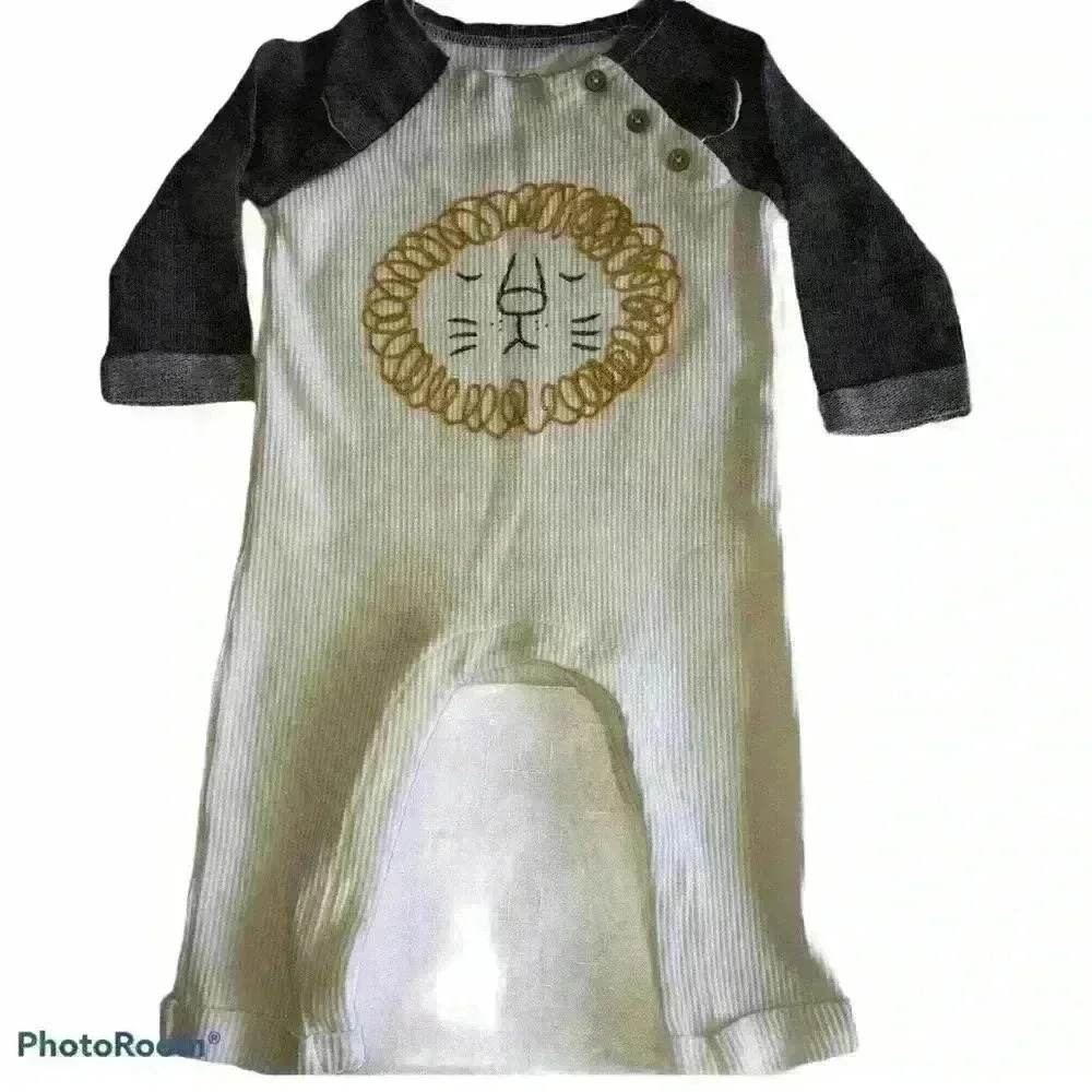 EUC Mud Pie Rib Knit Lion Romper Sleeper Coverall size 9-12m